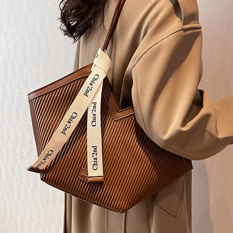 Elegant Pleated Tote Bag – Versatile Colors